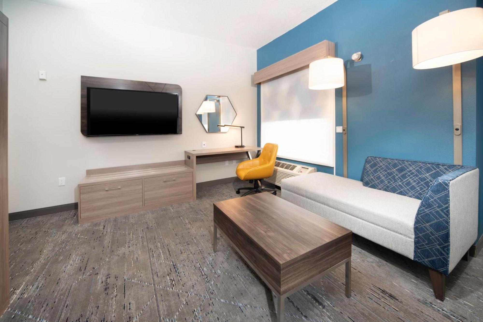Holiday Inn Express & Suites Indianapolis - East By Ihg Exterior foto