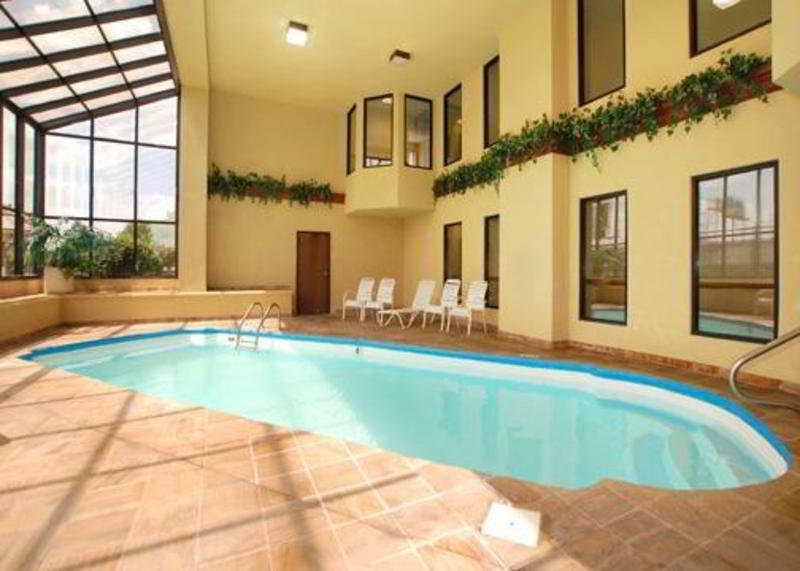 Holiday Inn Express & Suites Indianapolis - East By Ihg Exterior foto
