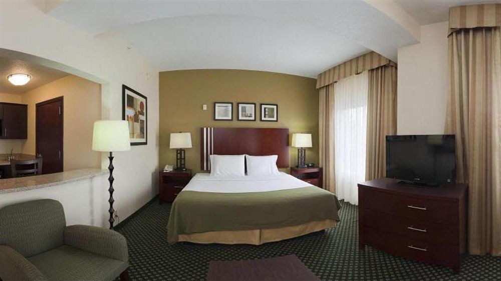 Holiday Inn Express & Suites Indianapolis - East By Ihg Exterior foto